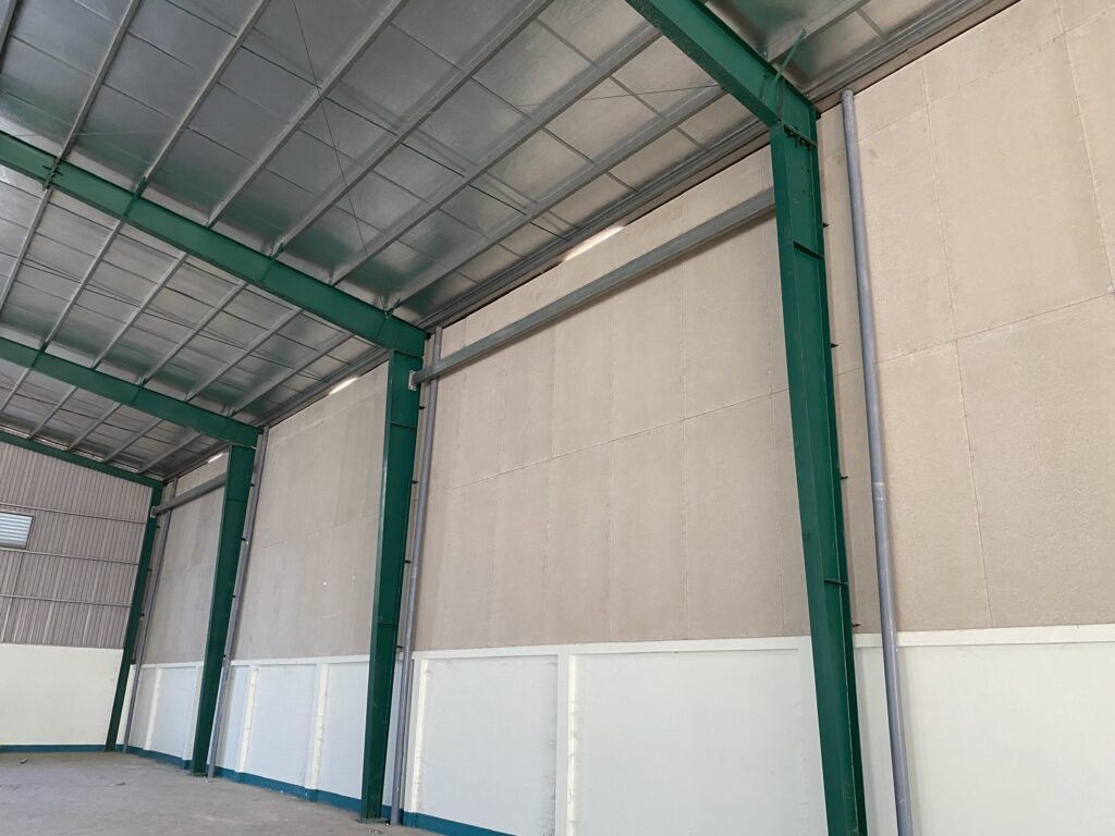 Vách ngăn nhà xưởng được làm từ tấm xi măng duraflex 10mm