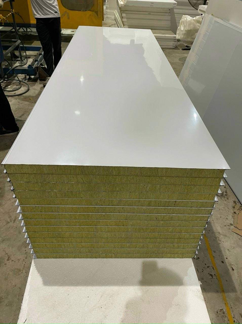 Thi Công Vách Ngăn Bằng Tấm Panel